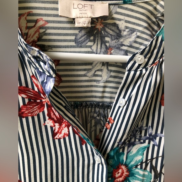 Women’s LOFT Long Sleeve Shirt - Picture 3 of 6